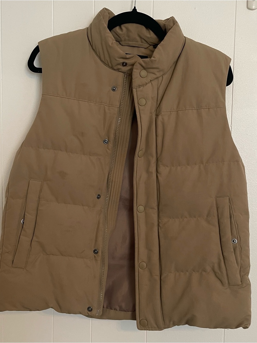 Uniqlo Beige Khaki Minimalist Puffer Vest Fits XS-M - Picture 2 of 13